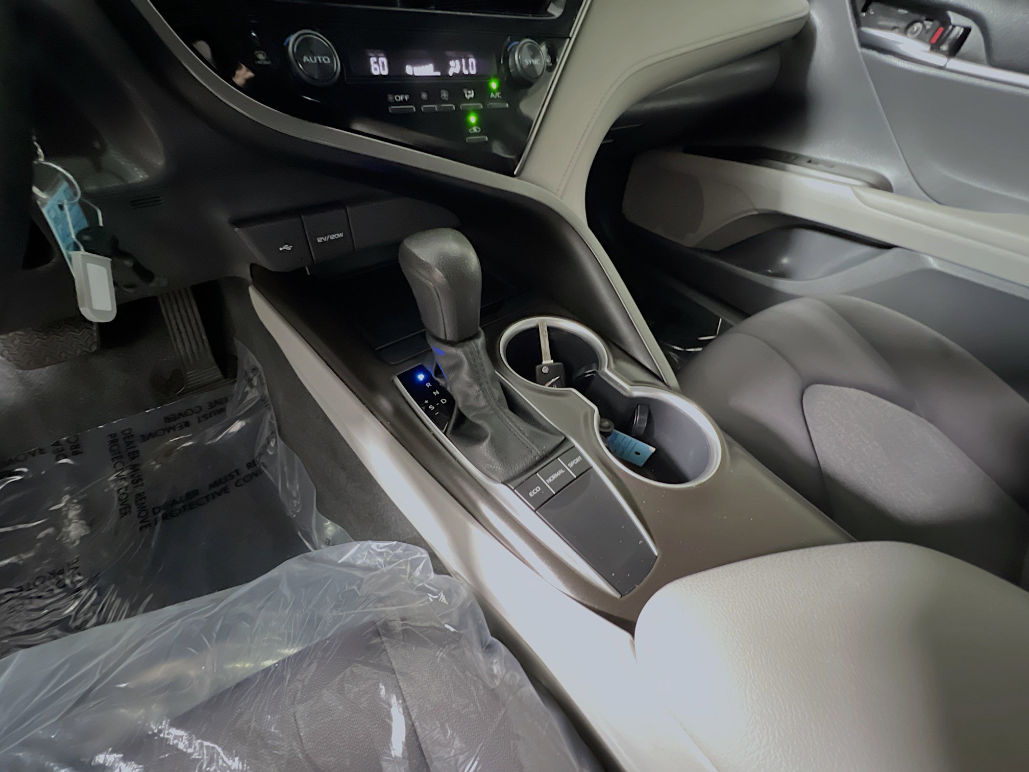 Used 2022 Toyota Camry LE FWD image 25