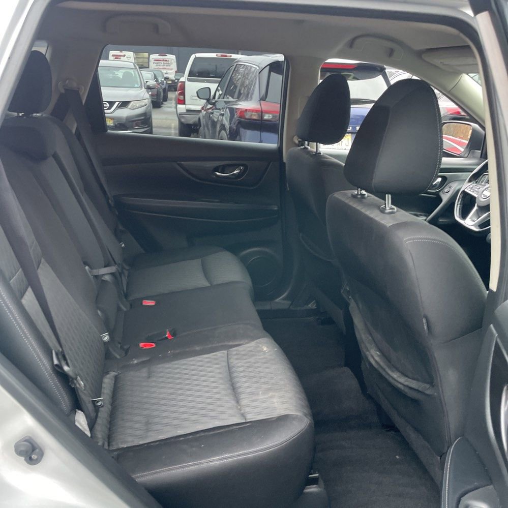 Used 2020 Nissan Rogue SV image 7