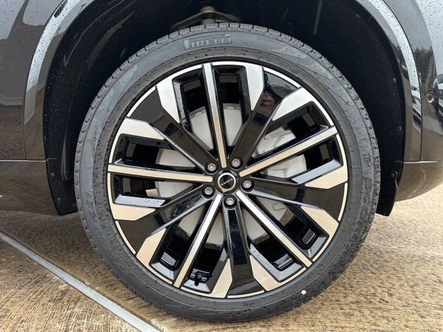 New 2026 Volvo XC90 T8 Plus w/ Protection Package AWD/4WD image 10