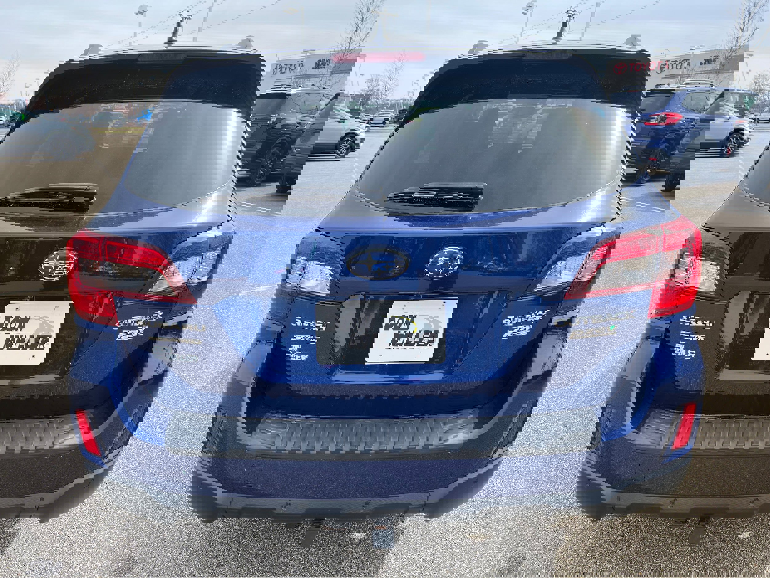 Used 2017 Subaru Outback 2.5i Touring w/ Popular Package #5A image 6