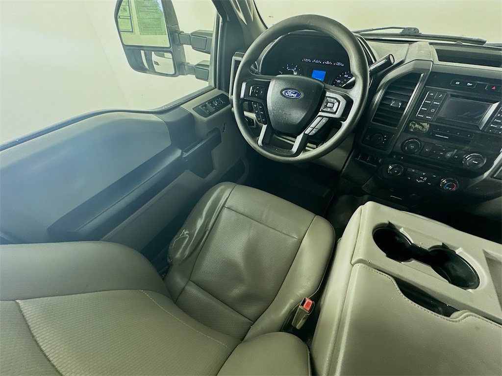 Used 2018 Ford F350 XL w/ Power Equipment Group image 9