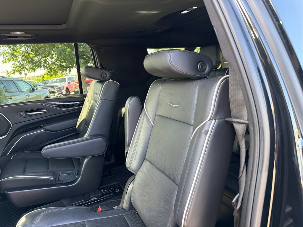 Used 2022 Cadillac Escalade ESV Sport w/ Touring Package AWD/4WD image 35