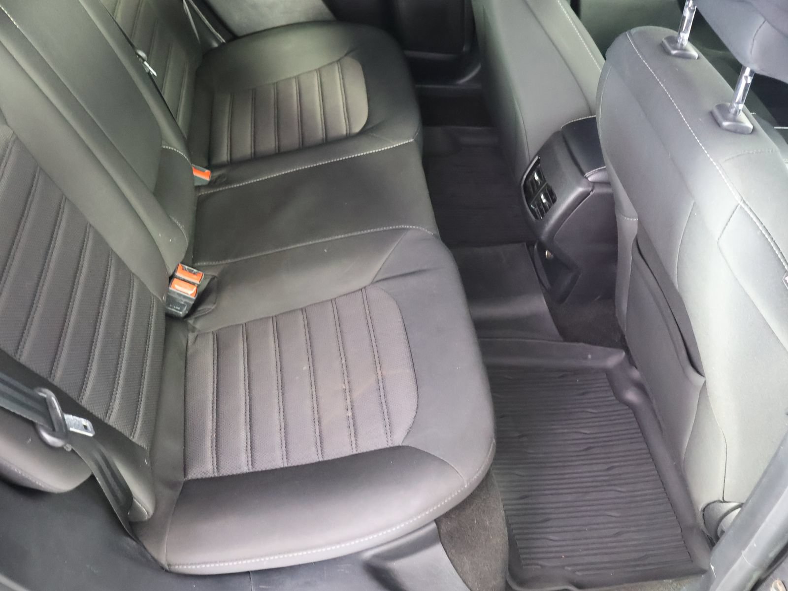 Used 2020 Ford Fusion SE FWD image 44