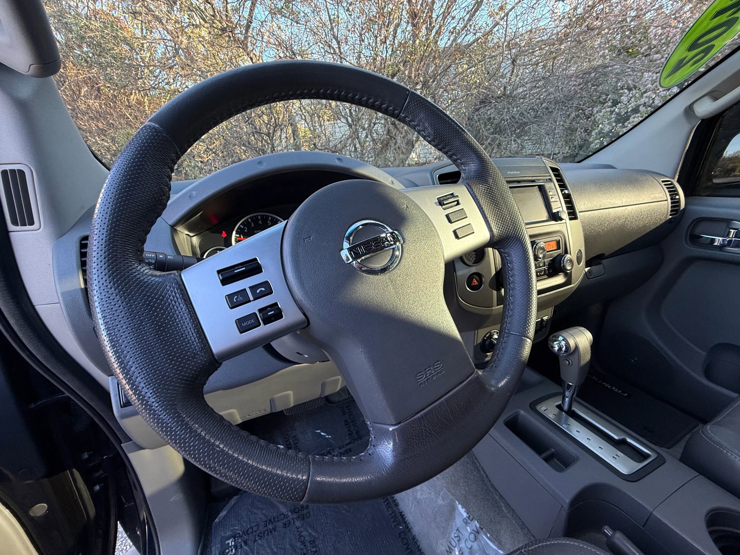 Used 2014 Nissan Frontier SL image 57