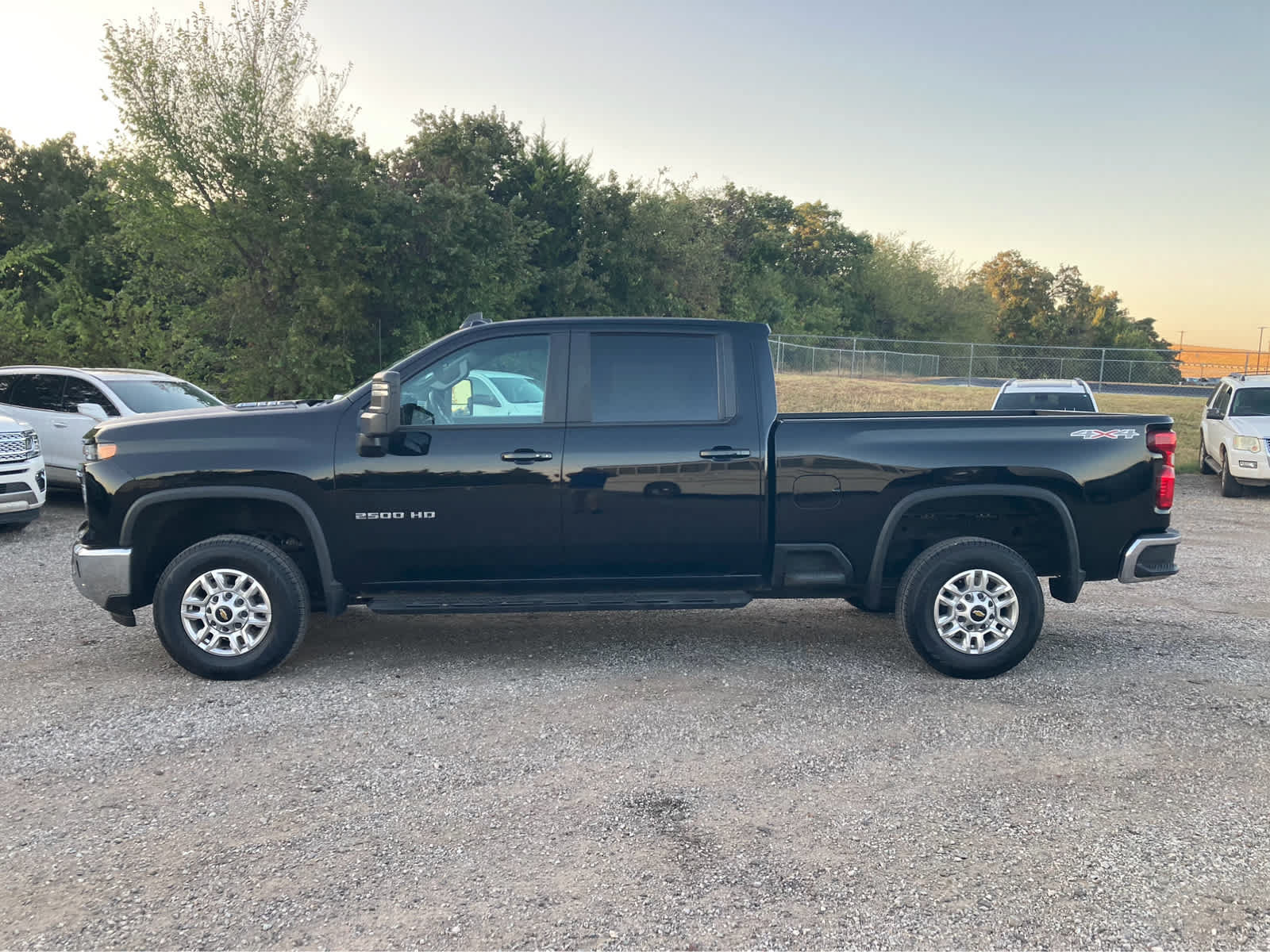 Used 2024 Chevrolet Silverado 2500 LT w/ Convenience Package AWD/4WD image 3