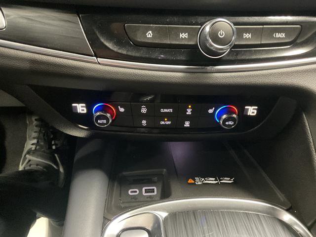 Used 2023 Buick Enclave Essence image 27