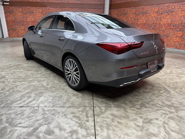 Used 2025 Mercedes-Benz CLA 250 4MATIC image 3