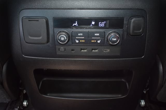 Used 2020 GMC Yukon XL Denali w/ Denali Ultimate Package AWD/4WD image 41