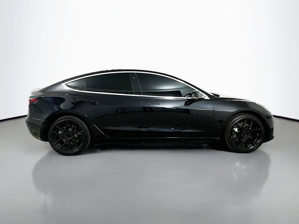 Used 2018 Tesla Model 3 Mid Range image 9