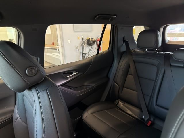 New 2026 Chevrolet Equinox LT w/ Convenience Package II AWD/4WD image 17