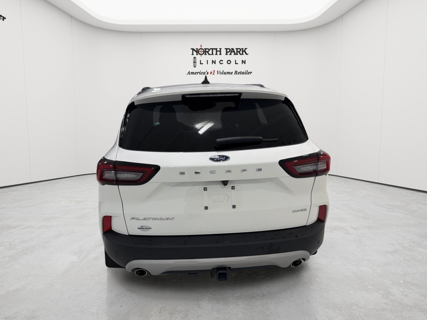 Used 2025 Ford Escape Platinum w/ Premium Technology Package AWD/4WD image 4