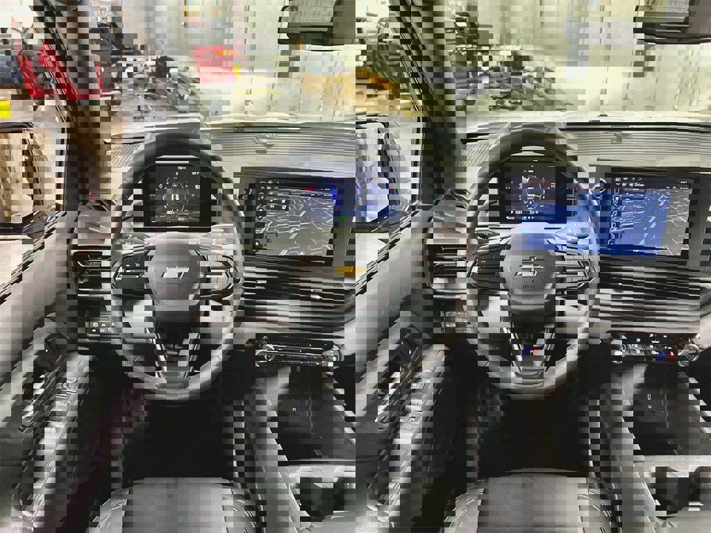 Used 2025 Chevrolet Silverado EV W/T image 17