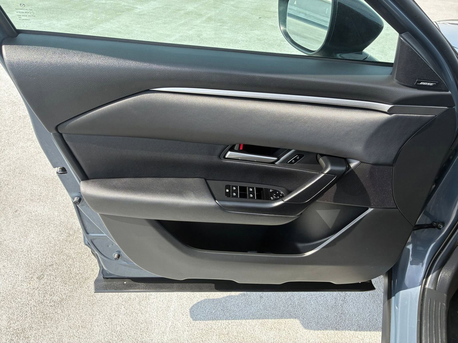 Used 2025 Nissan Versa SV image 18