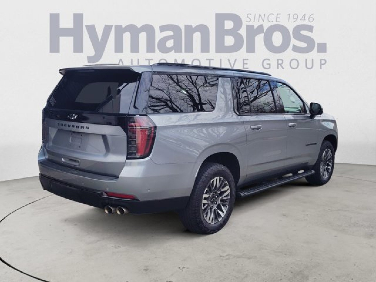 Used 2025 Chevrolet Suburban Z71 AWD/4WD image 3