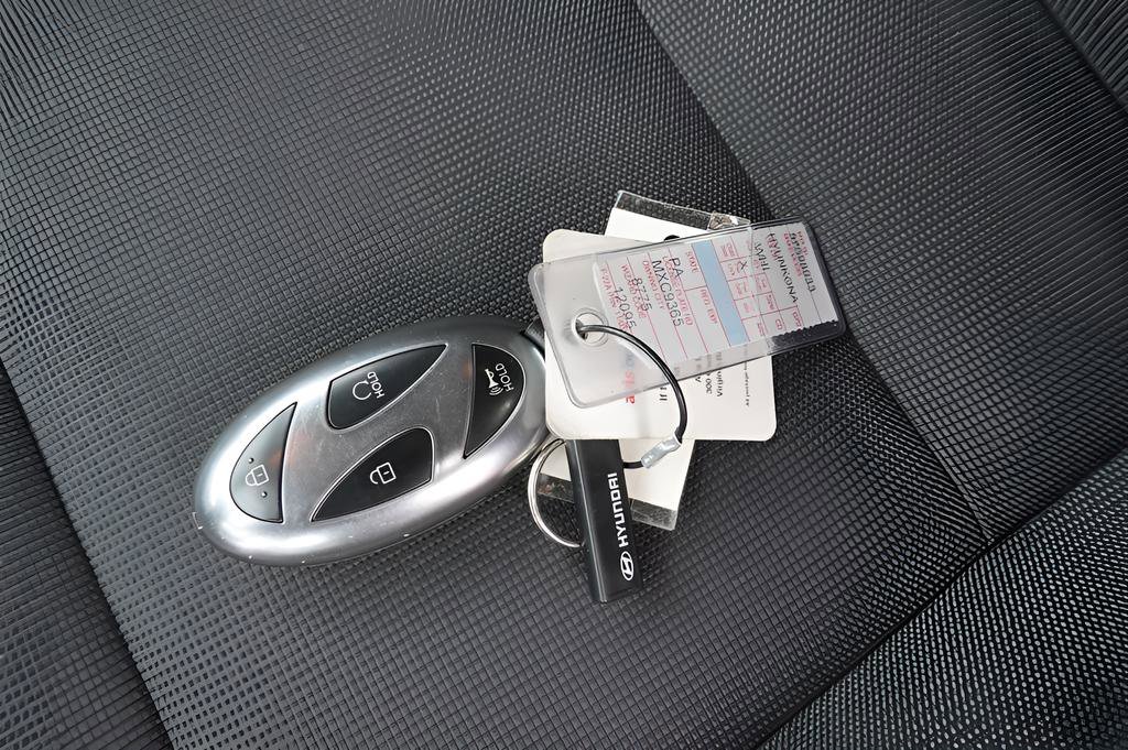 Used 2025 Hyundai Kona SEL image 8