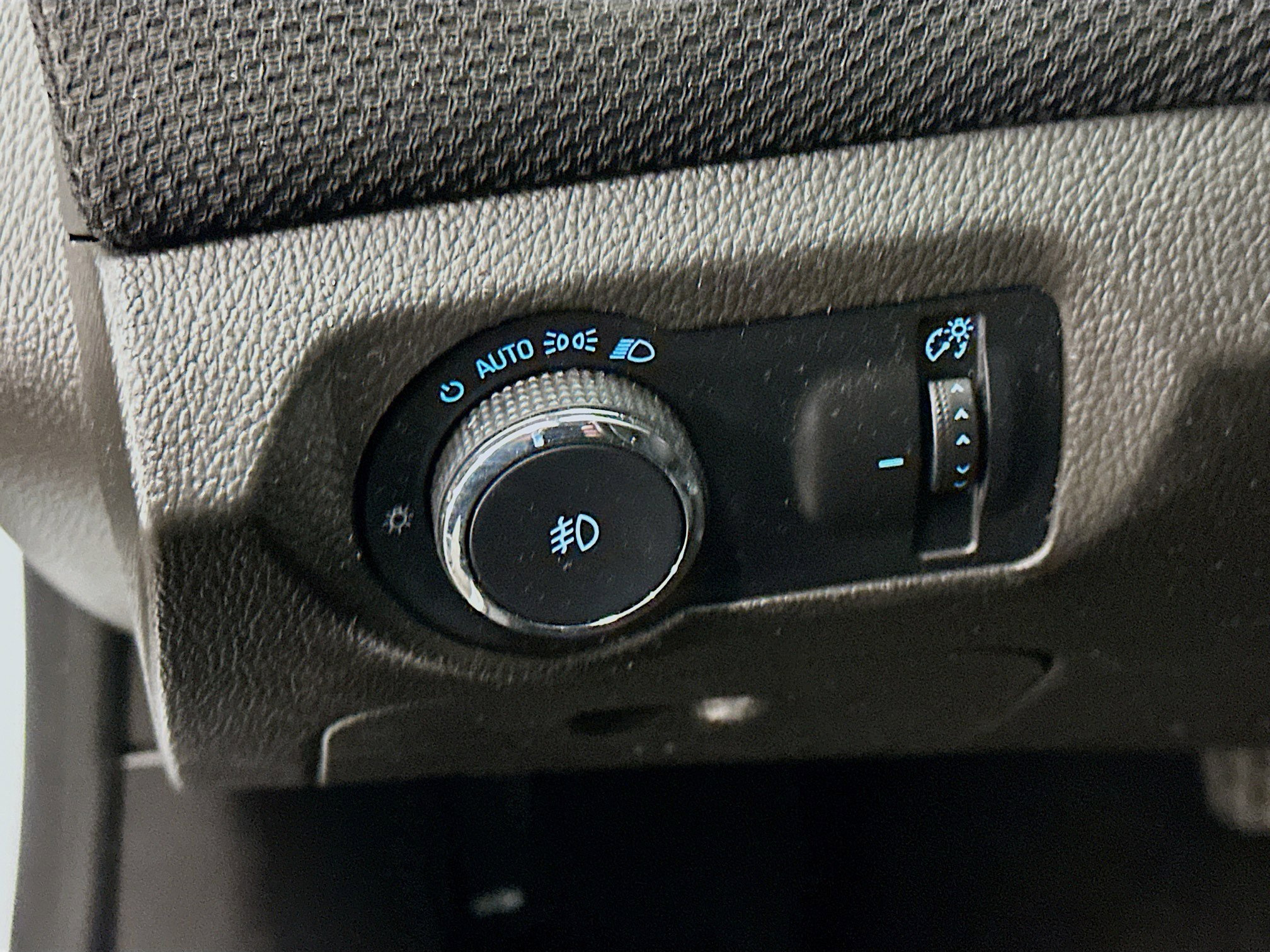 Used 2014 Chevrolet Cruze LT w/ All-Star Edition FWD image 17