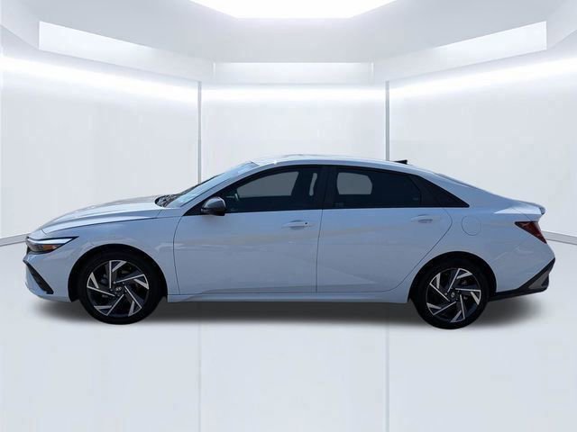 Certified 2025 Hyundai Elantra SEL FWD image 7