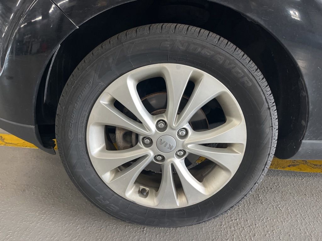 Used 2016 Kia Soul + image 5