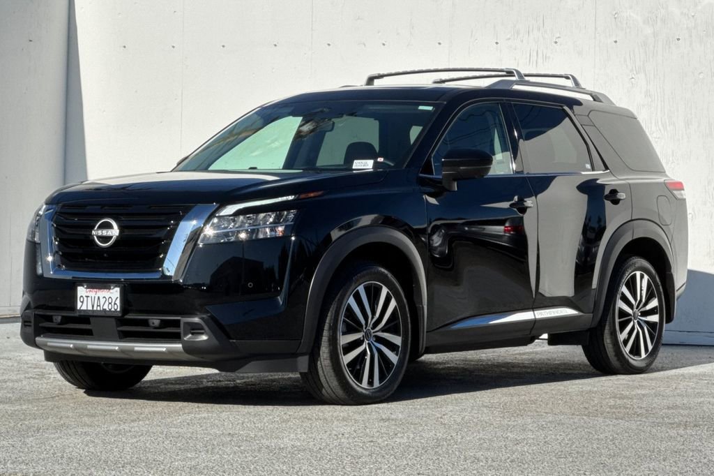 Used 2024 Nissan Pathfinder Platinum w/ Cargo Package AWD/4WD image 7