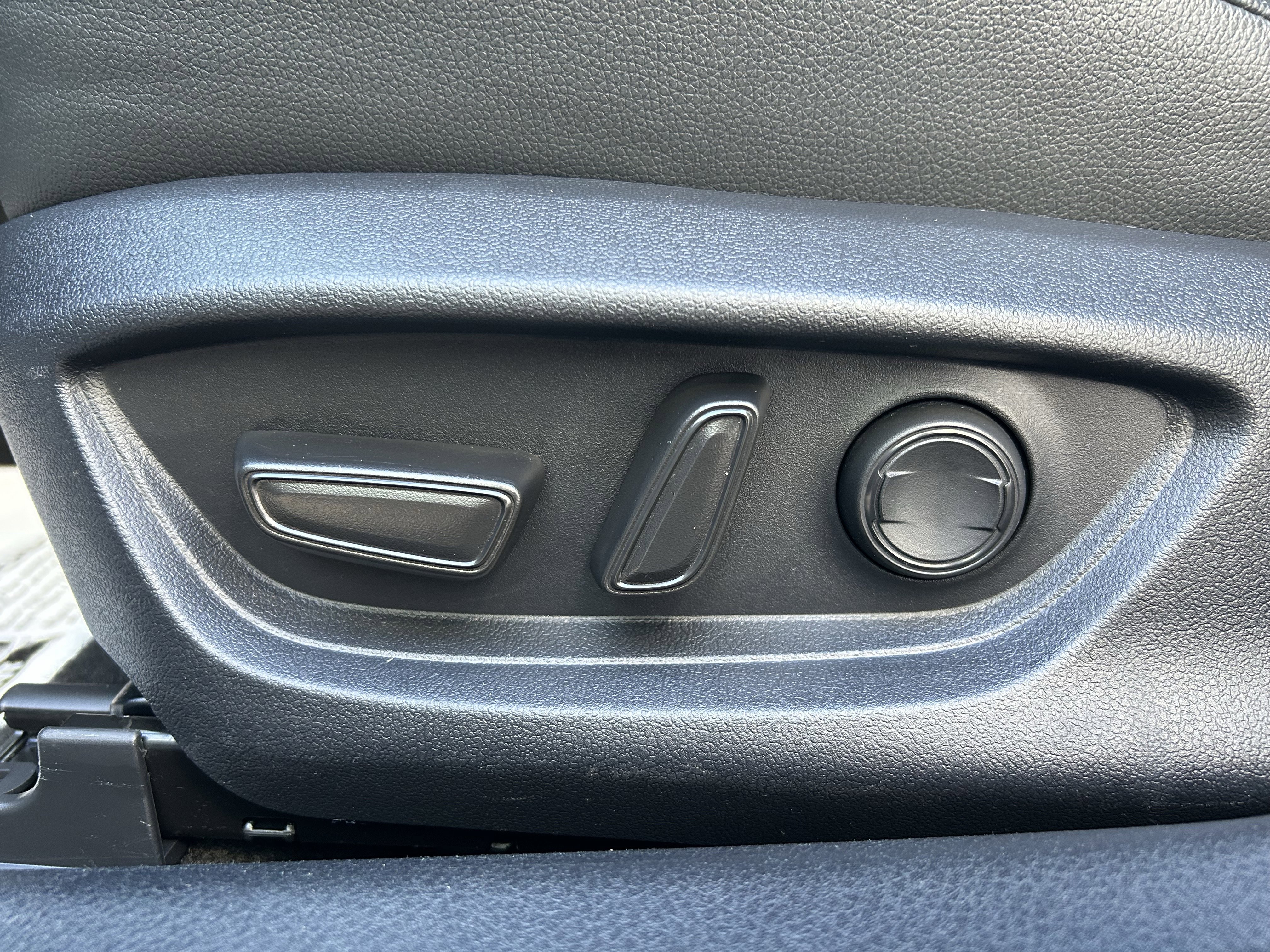 Certified 2025 Toyota Camry SE FWD image 15