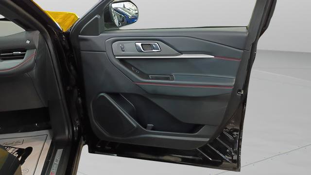 Used 2025 Ford Explorer ST-Line image 26