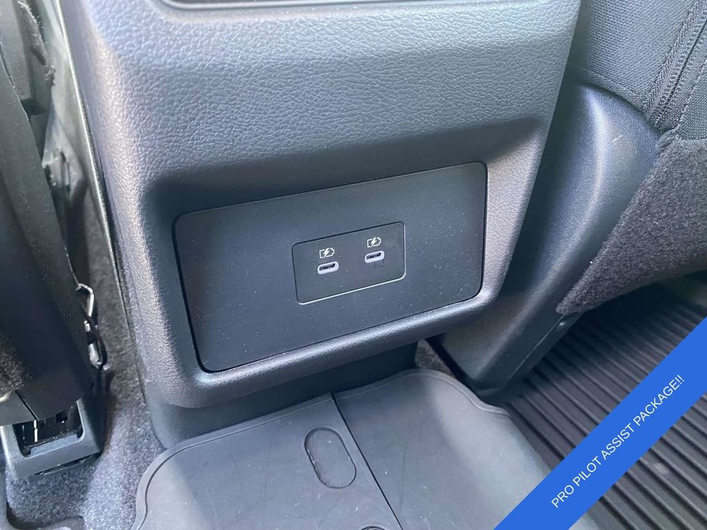 Used 2025 Nissan Rogue SV FWD image 13