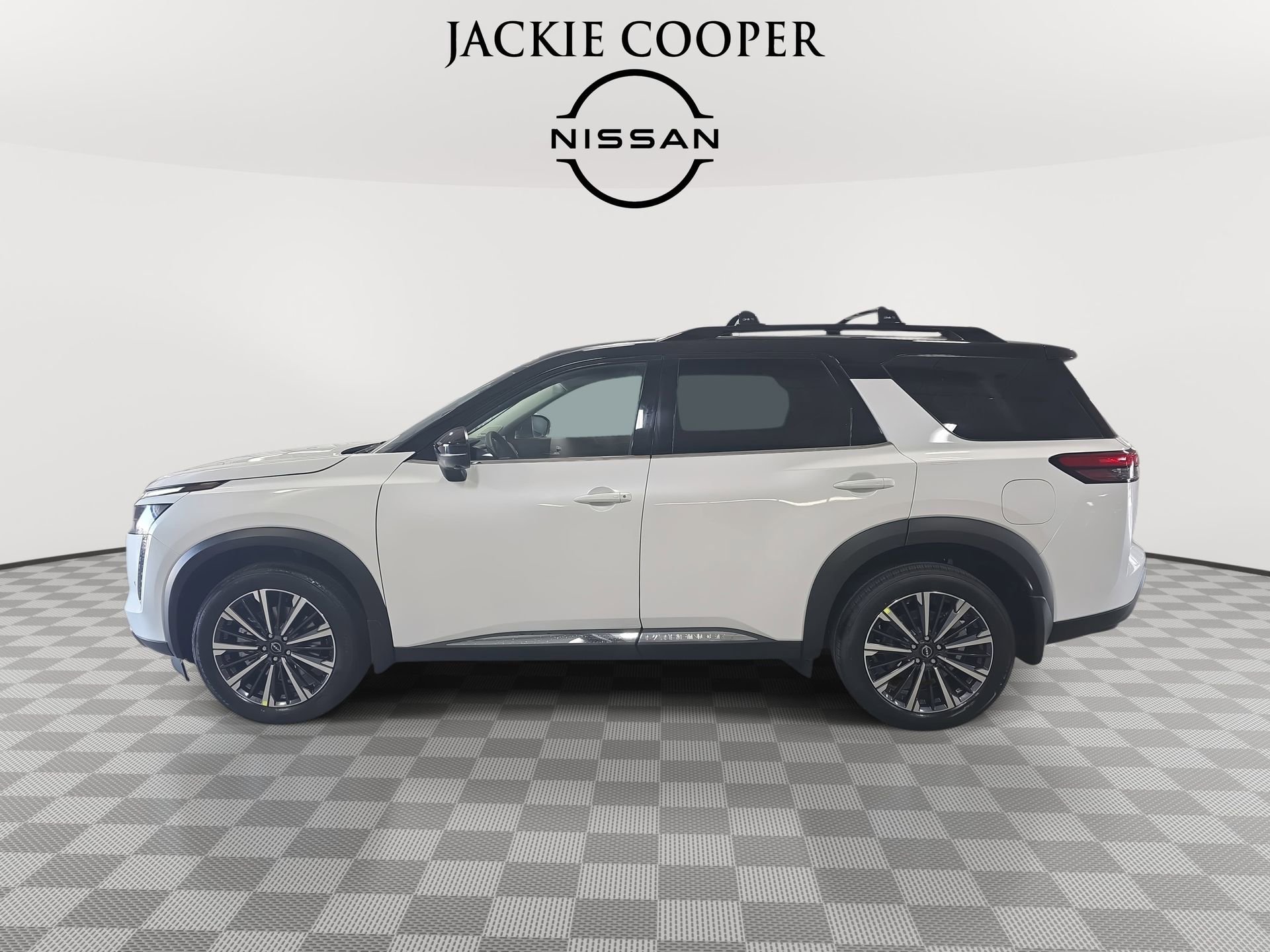 New 2026 Nissan Pathfinder Platinum image 8