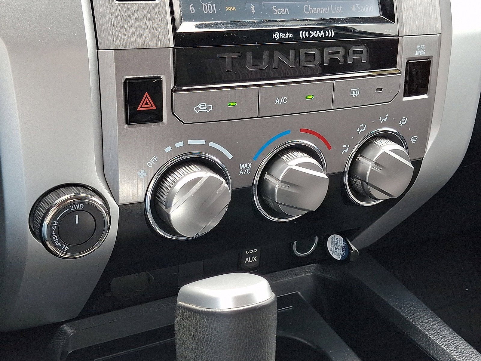 Used 2019 Toyota Tundra SR5 w/ SR5 Upgrade Package AWD/4WD image 17