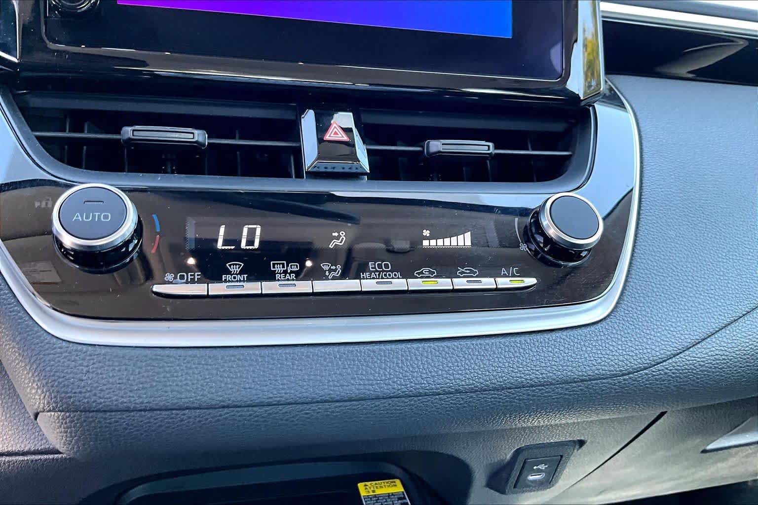 Used 2025 Toyota Corolla LE w/ LE Premium Package FWD image 34