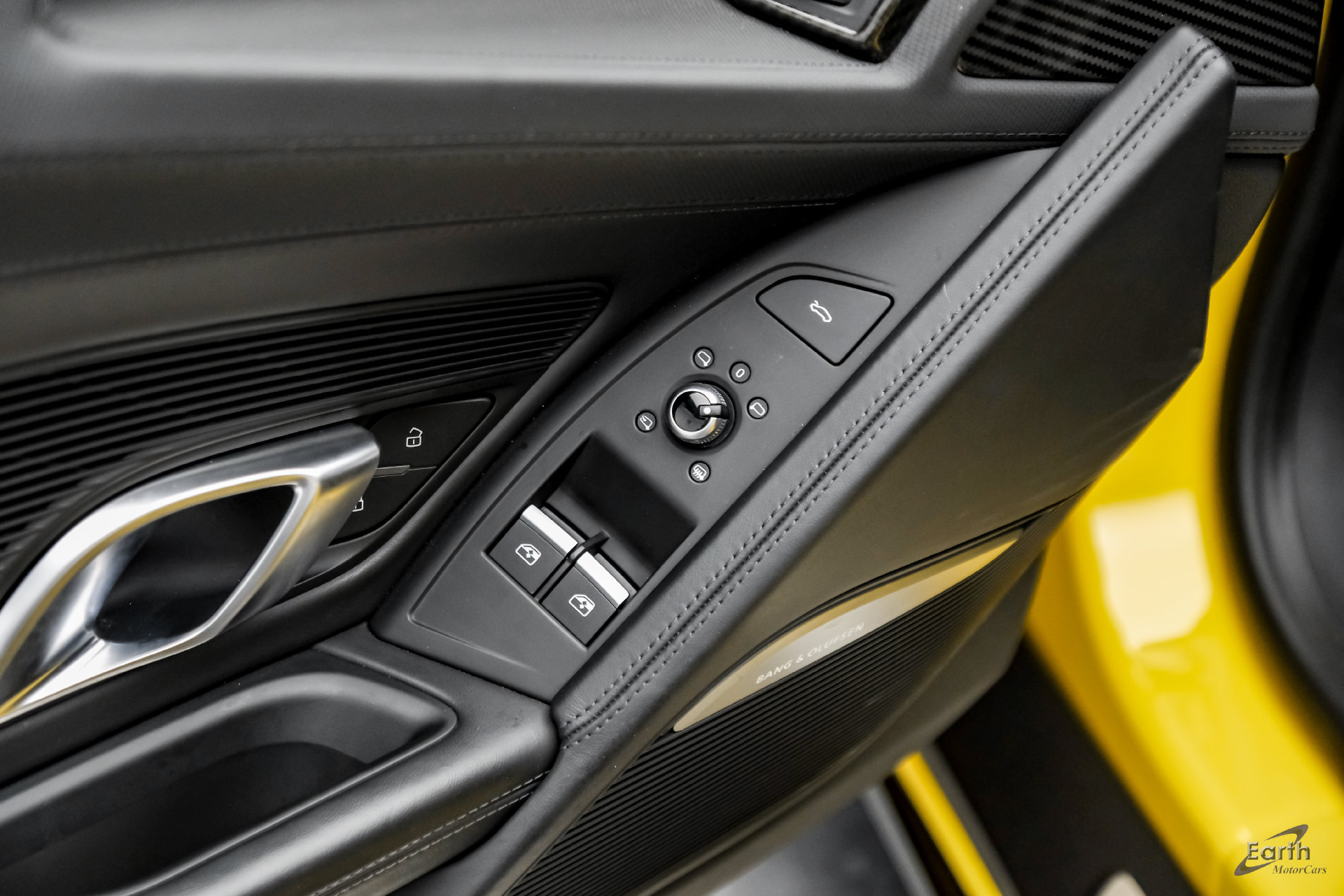 Used 2021 Audi R8 V10 w/ Premium Package RWD image 88