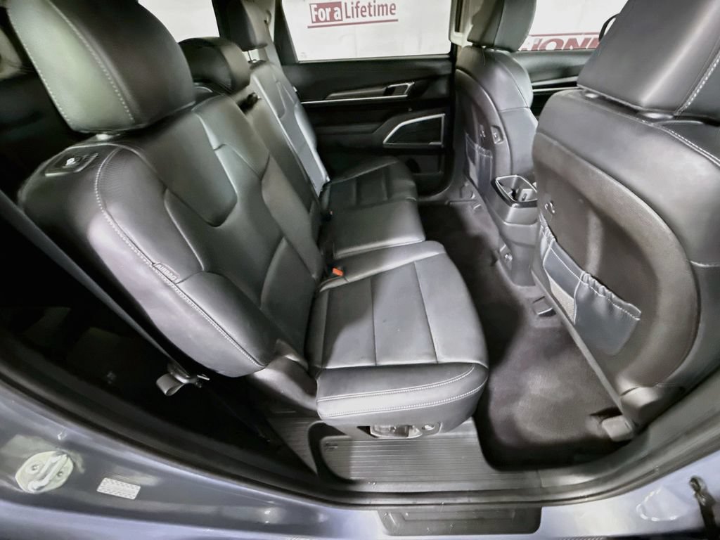 Used 2024 Kia Telluride LX AWD/4WD image 32