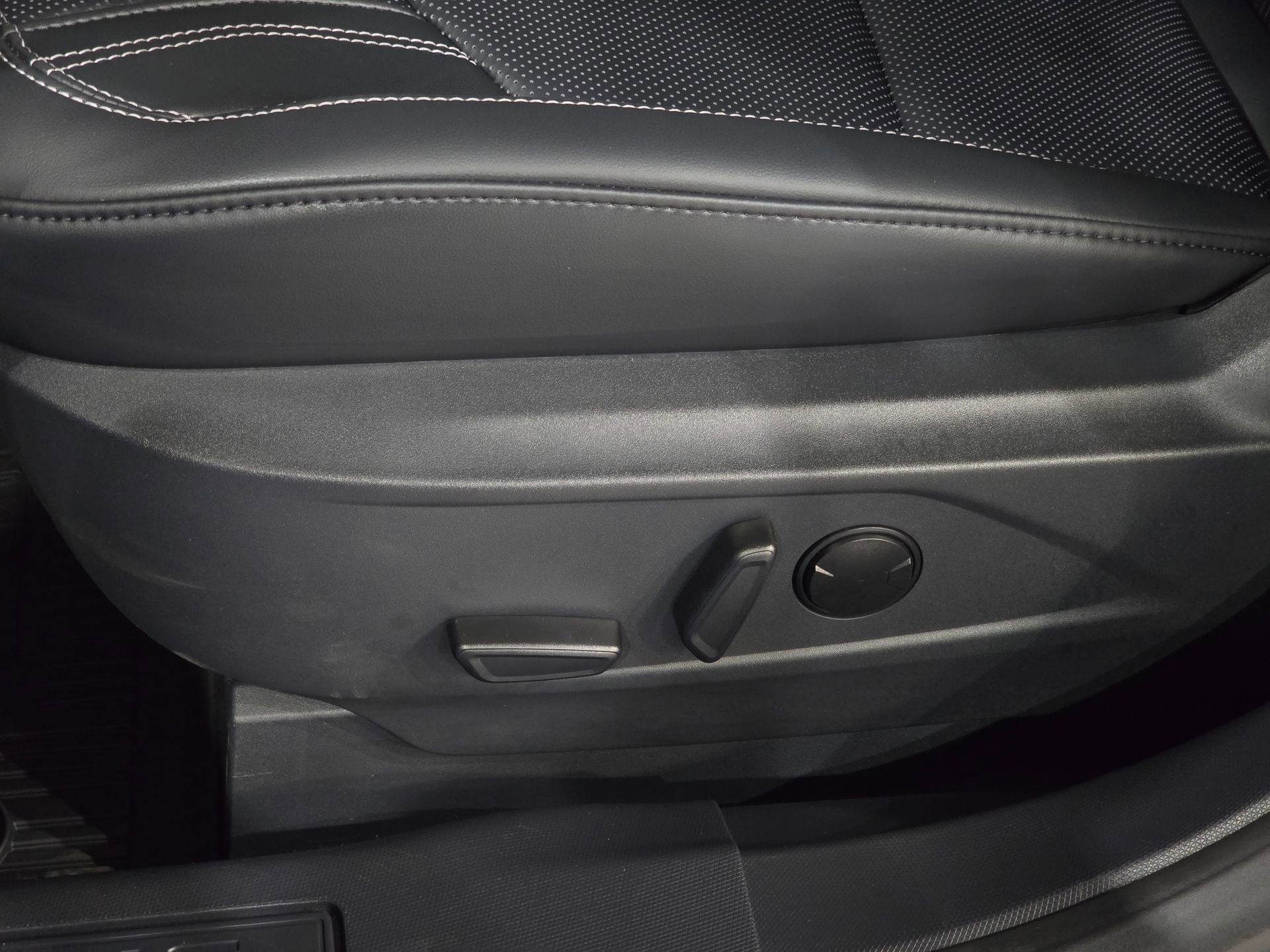 New 2025 Ford Mustang Mach-E Premium image 20