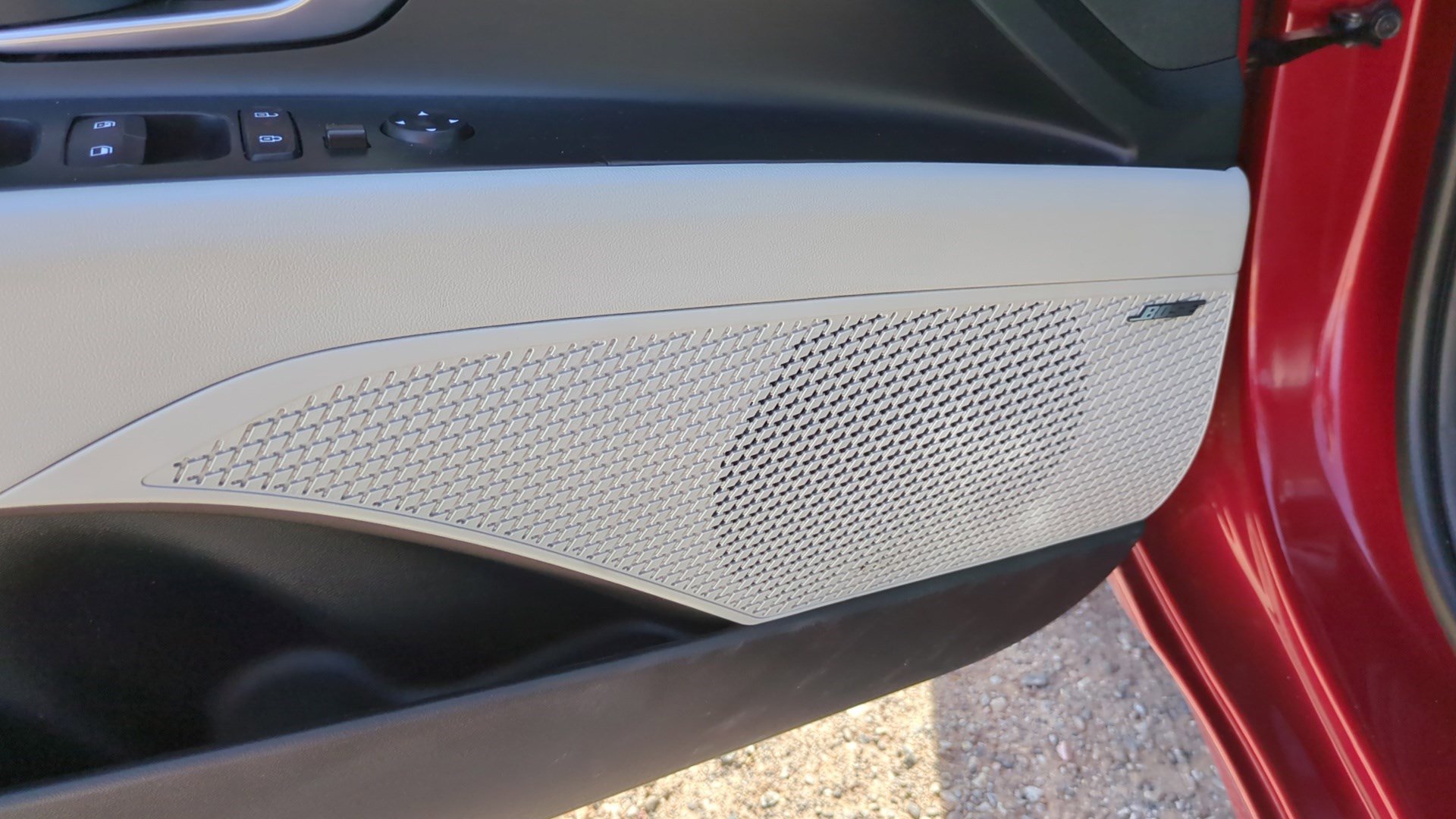 Used 2025 Hyundai Elantra Limited image 13