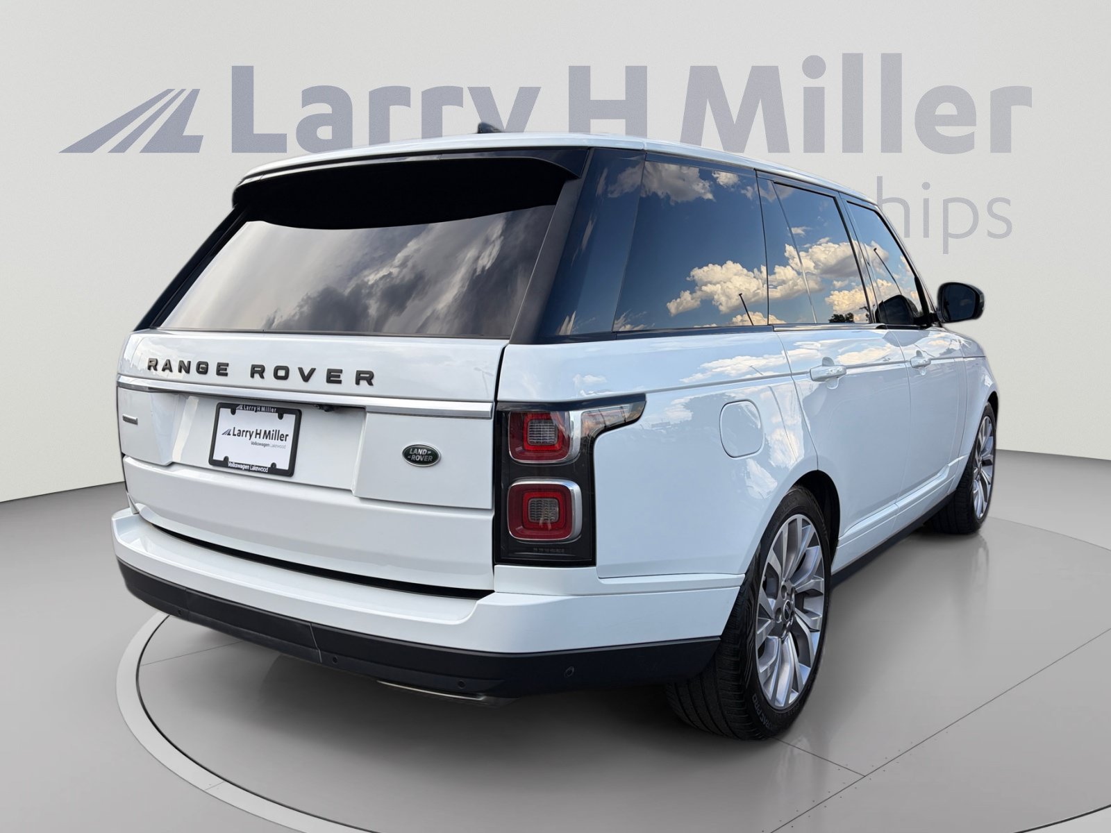Used 2018 Land Rover Range Rover Supercharged AWD/4WD image 5