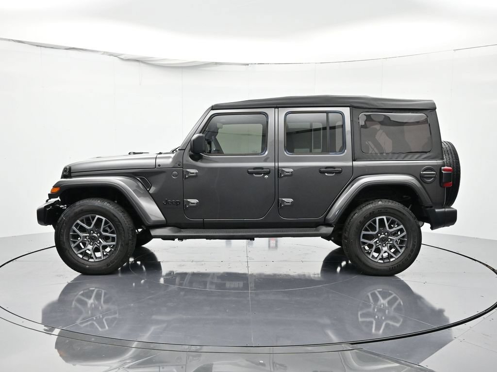New 2025 Jeep Wrangler Unlimited Sahara w/ Technology Group AWD/4WD image 8