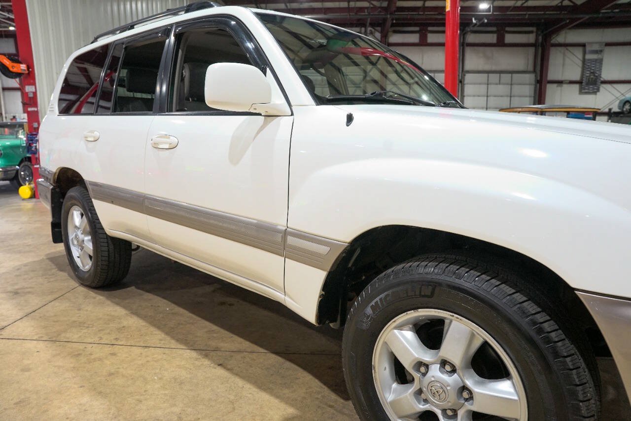 Used 2005 Toyota Land Cruiser AWD/4WD image 37