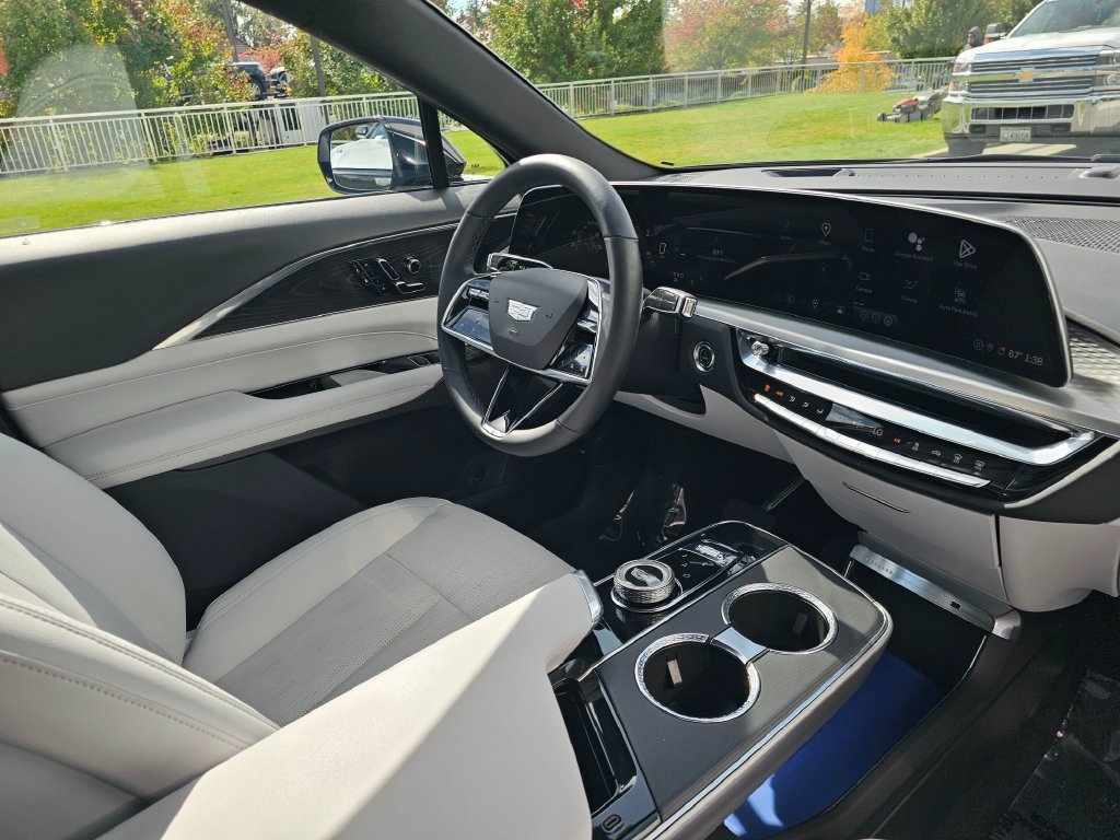 Certified 2024 Cadillac Lyriq Luxury w/ LPO, Floor Liner Package AWD/4WD image 10