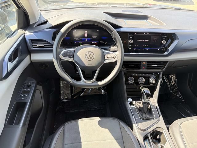 Certified 2023 Volkswagen Taos SE FWD image 9