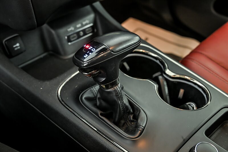 Used 2020 Dodge Durango R/T w/ Technology Group AWD/4WD image 28