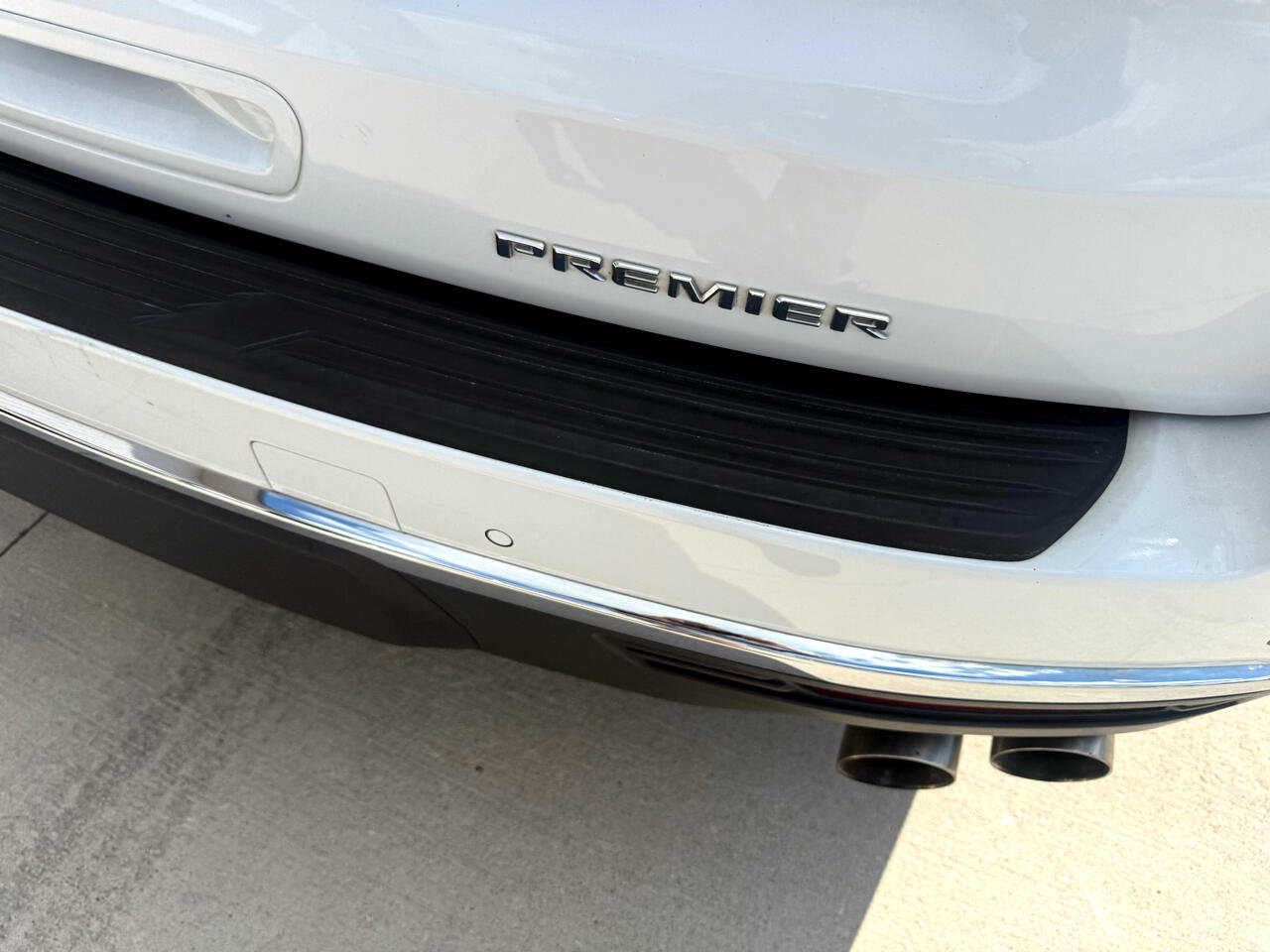 Used 2021 Chevrolet Suburban Premier w/ Premium Package image 35