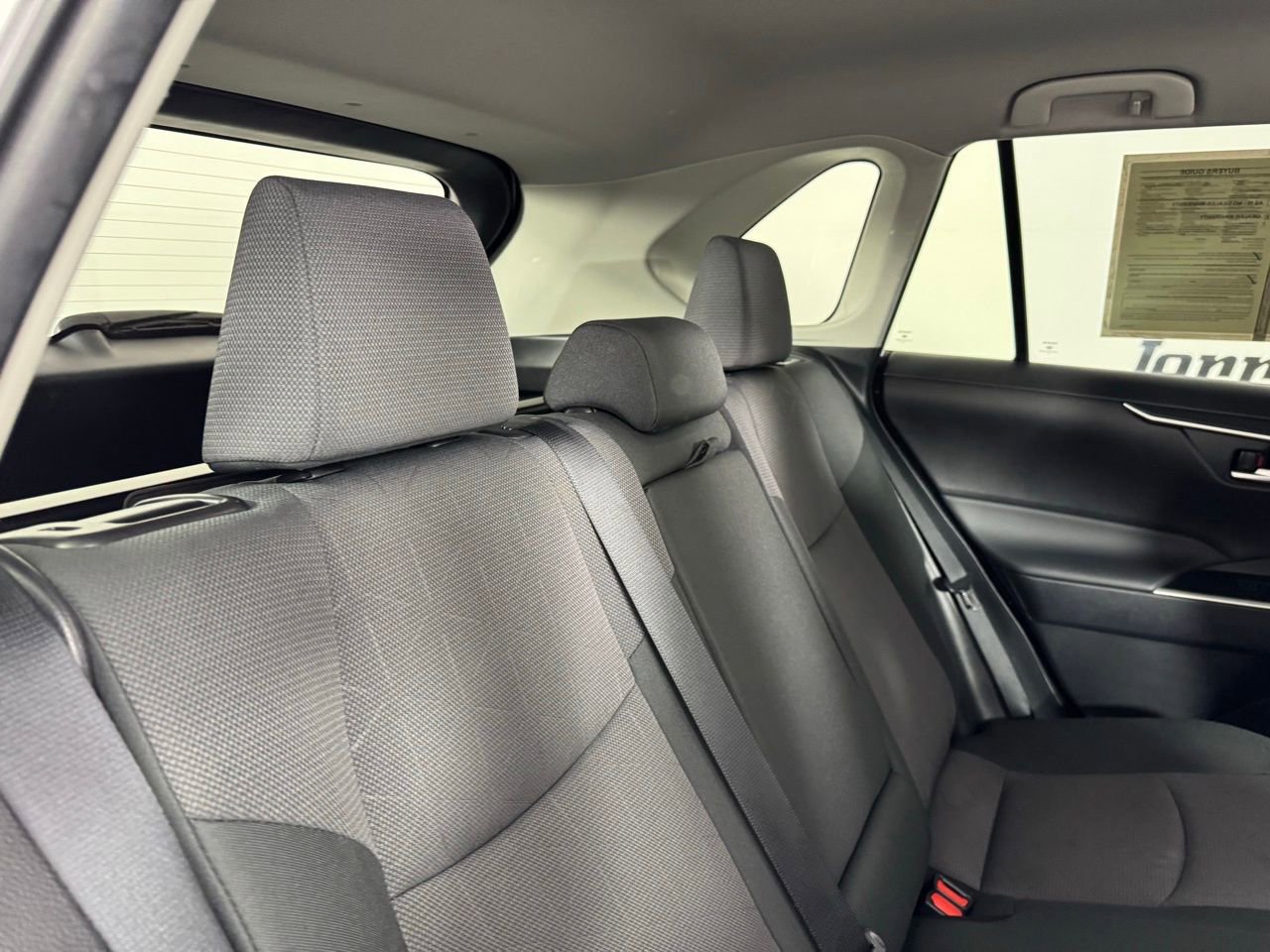 Used 2025 Toyota RAV4 XLE AWD/4WD image 27
