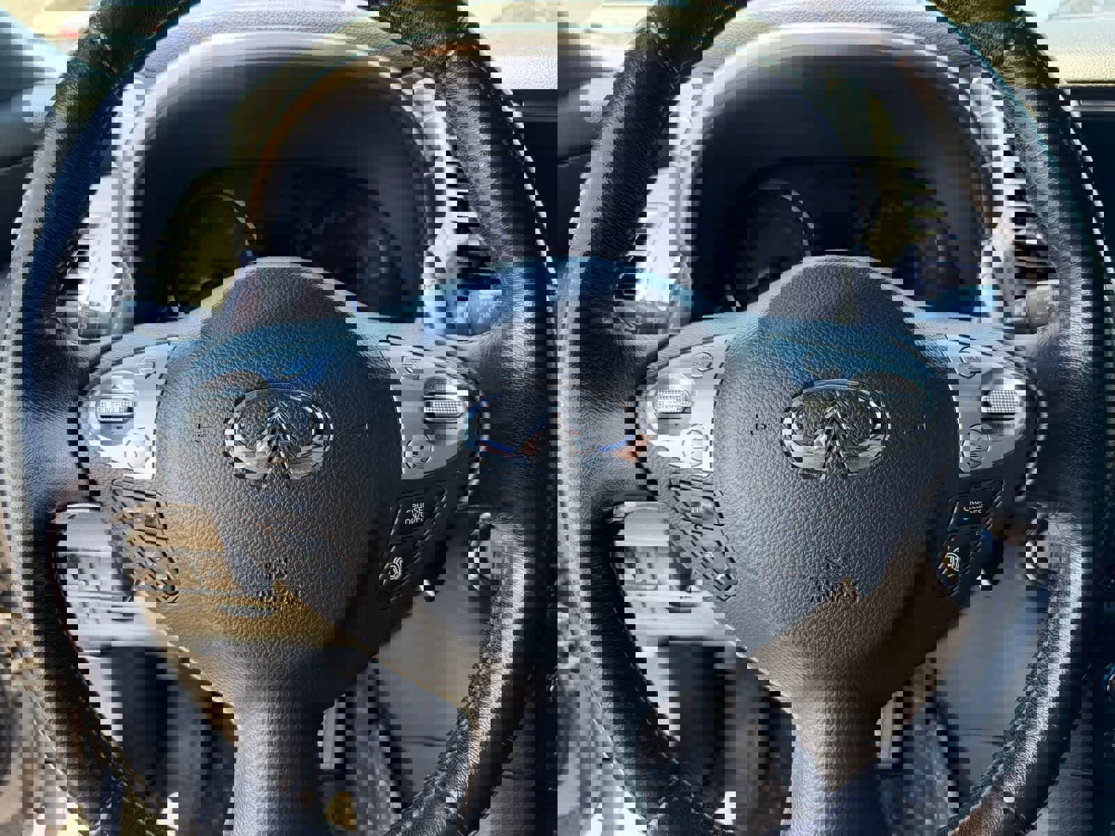 Used 2016 INFINITI QX70 2WD w/ Premium Package image 10