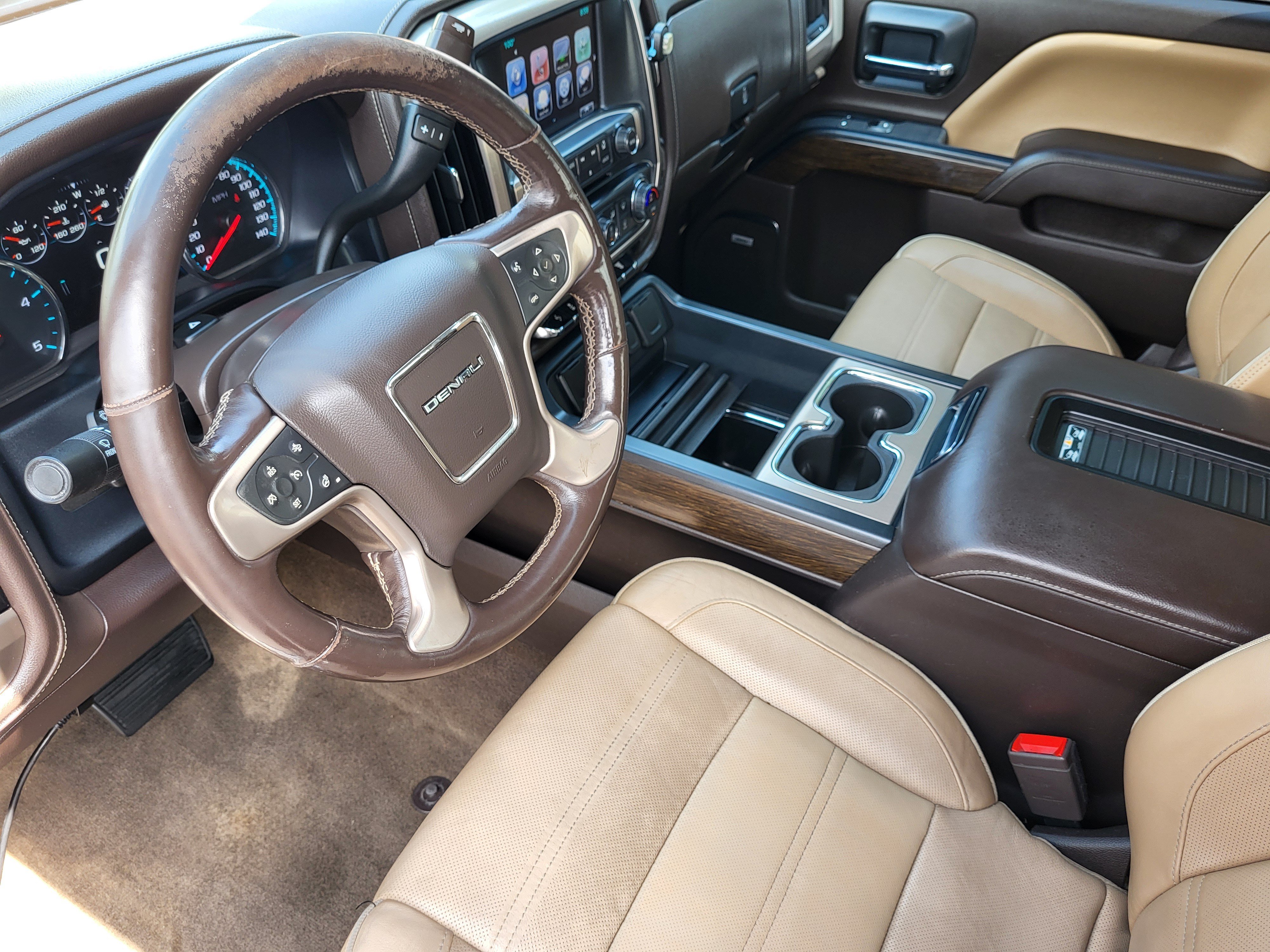 Used 2018 GMC Sierra 2500 Denali w/ Duramax Plus Package AWD/4WD image 10
