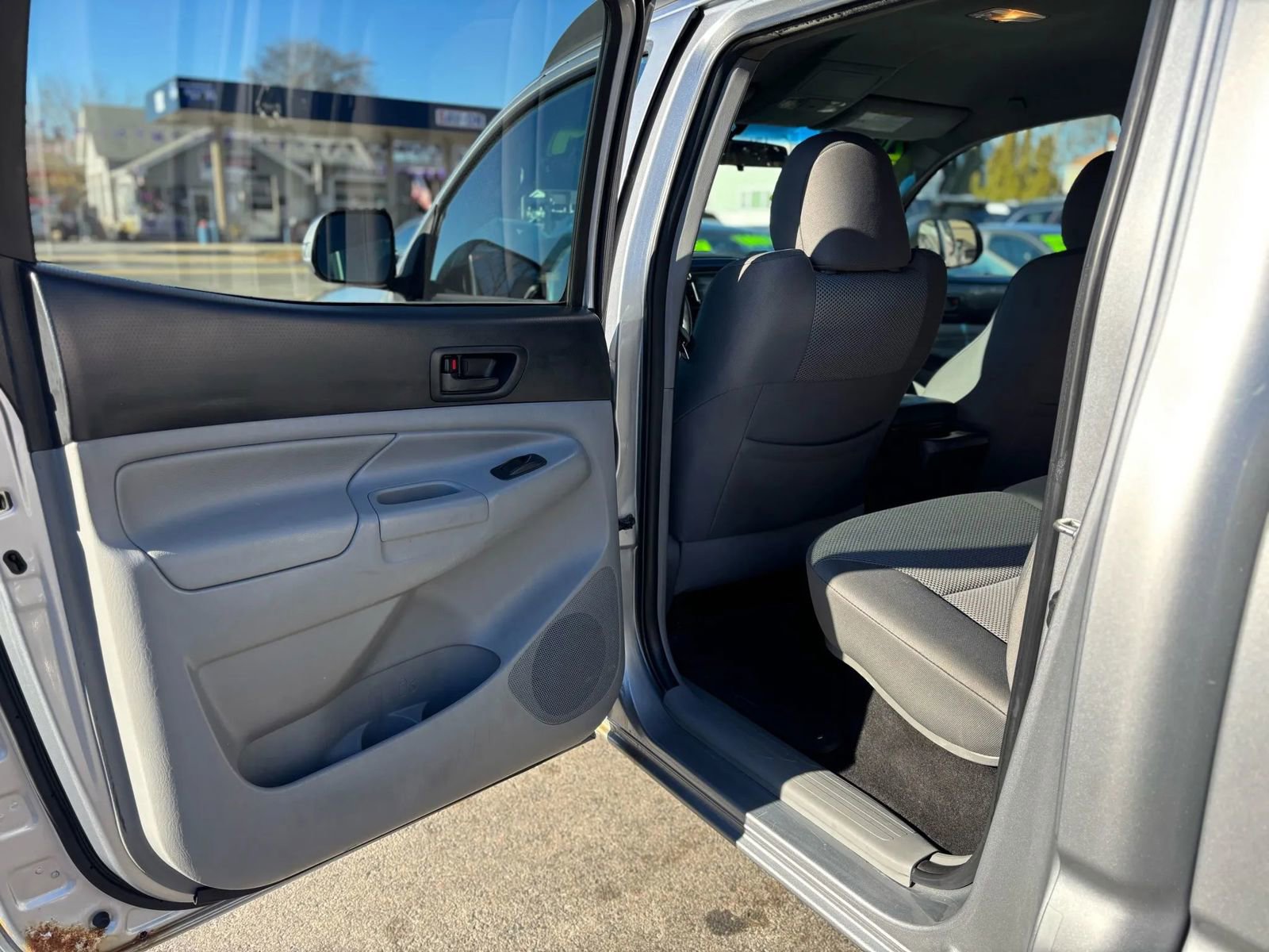 Used 2014 Toyota Tacoma 4x4 Double Cab w/ TRD Sport Package image 13