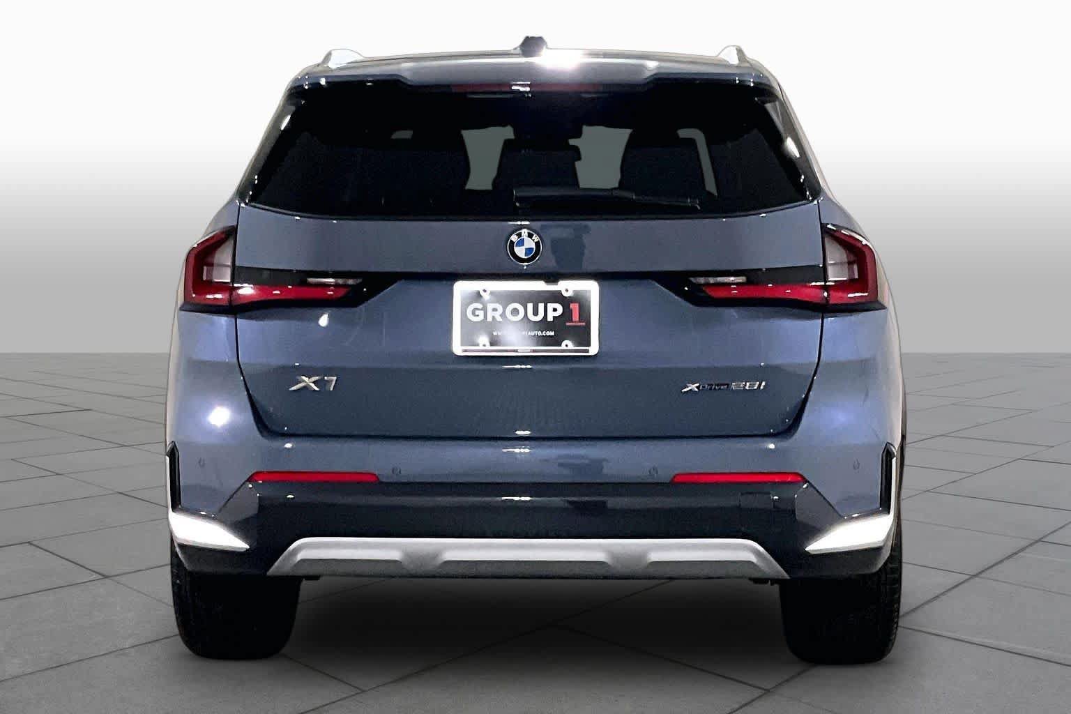 Used 2025 BMW X1 xDrive28i AWD/4WD image 4