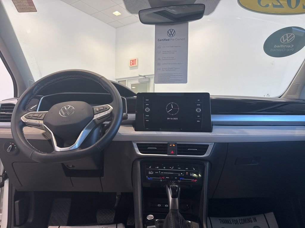Used 2025 Volkswagen Taos SE w/ Panoramic Sunroof Package image 14