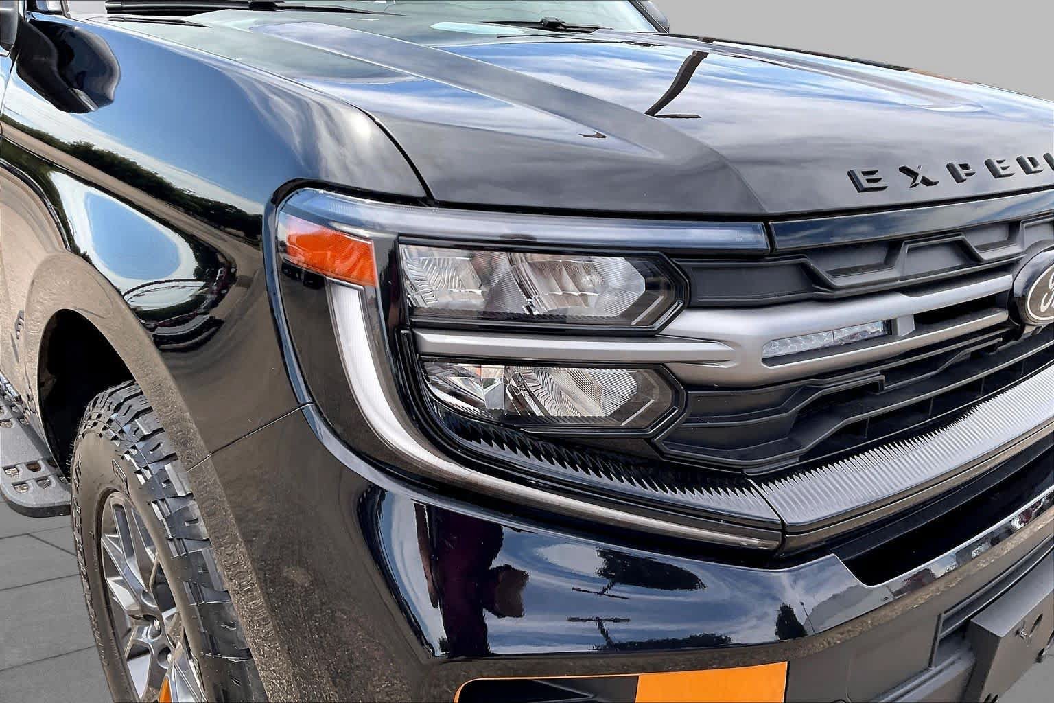 Used 2025 Ford Expedition Tremor AWD/4WD image 27