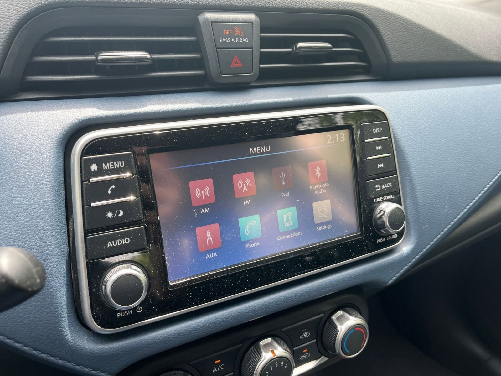 Used 2025 Nissan Versa SV image 17