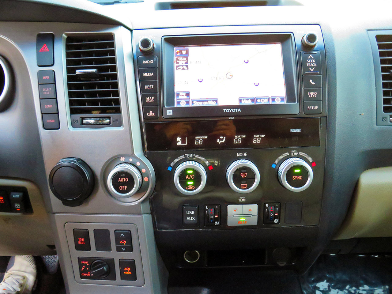 Used 2013 Toyota Sequoia Platinum image 26