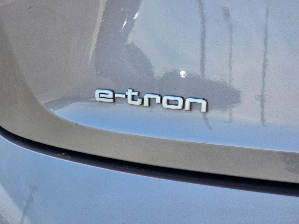 Used 2021 Audi e-tron Premium w/ Convenience Plus Package AWD/4WD image 16